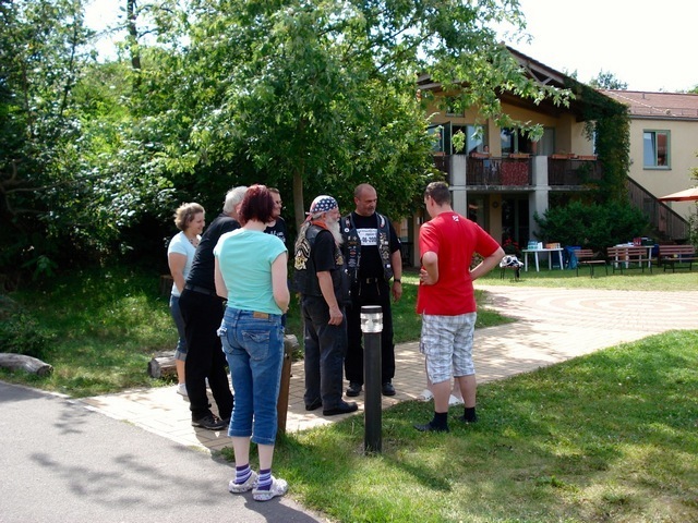 Nachmittag im Behindertenheim_3.JPG