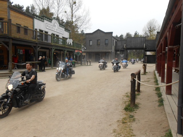 Auftaktfahrt nach Templin mit dem Mecklenburg Chapter Schwerin 56.jpg -           