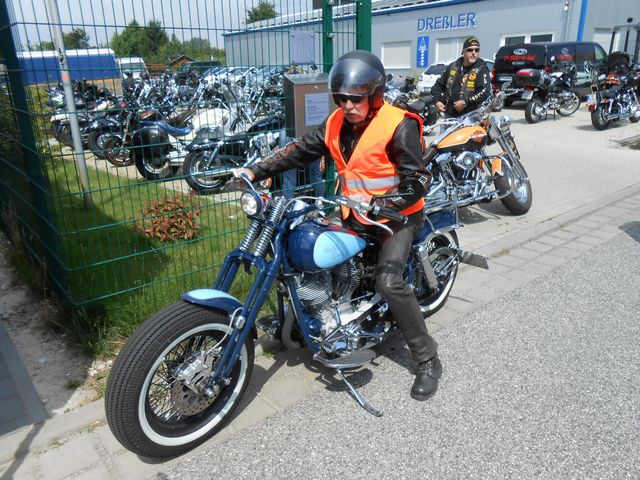 Harley on Tour 16.jpg -           