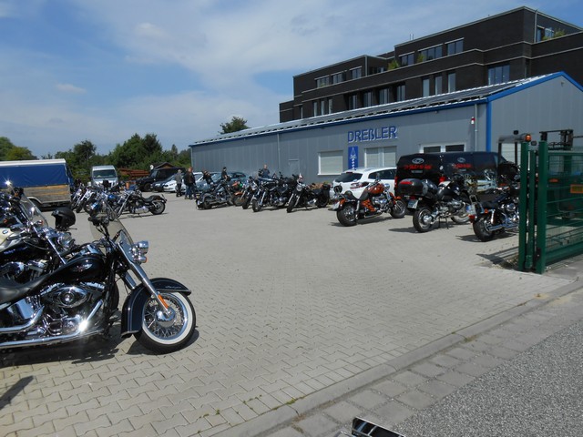 Harley on Tour 2.jpg -           