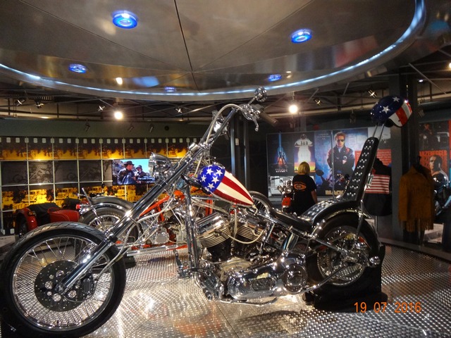 56 Vancouver, Harley-Museum.jpg -                                